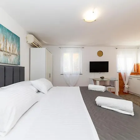 Apartmani Valentina *