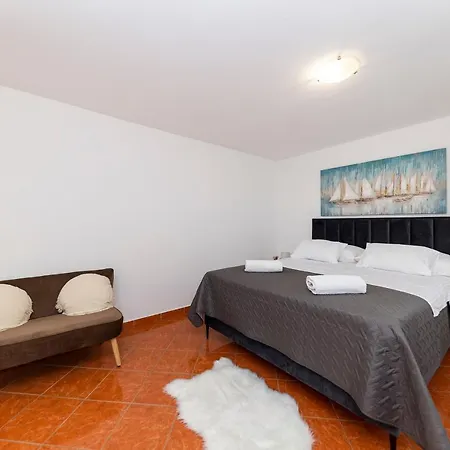Apartmani Valentina *