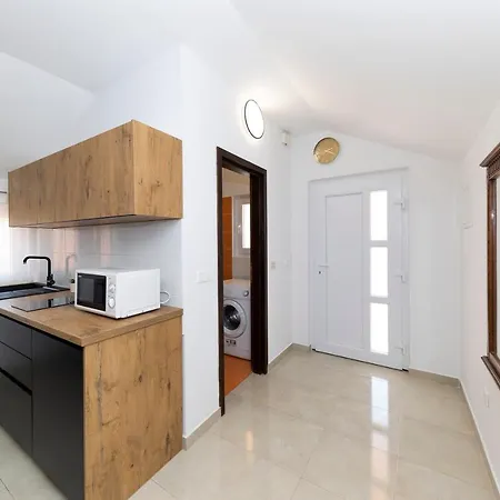 Apartment Apartmani Valentina *