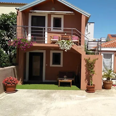 Apartment Apartmani Valentina *