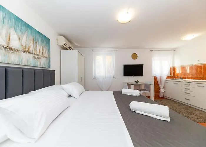 Apartmani Valentina *